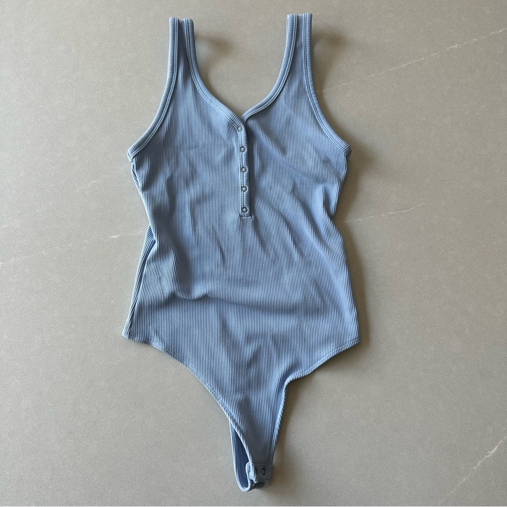 *Never Worn* Abercrombie & Fitch Ribbed Body Suit | Buttons | Size Small